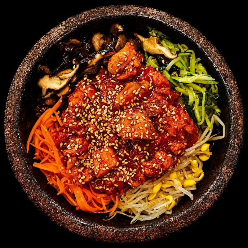 BIBIMBAP CON POLLO SPECIALE.webp
